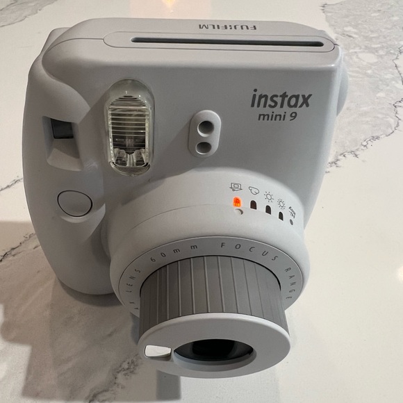 White Instax Mini 9 Polaroid - Picture 2 of 3